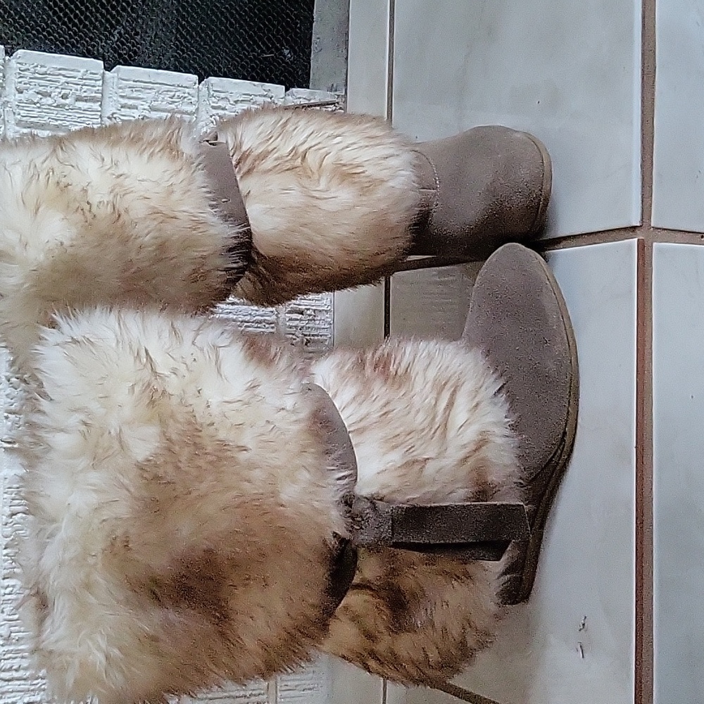 Fussy stylish boots